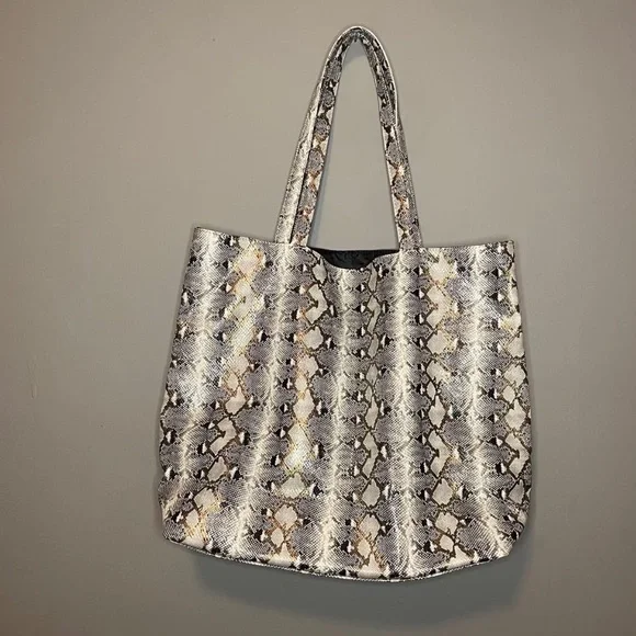 Saks Fifth Avenue Bag - Picture 1 of 1